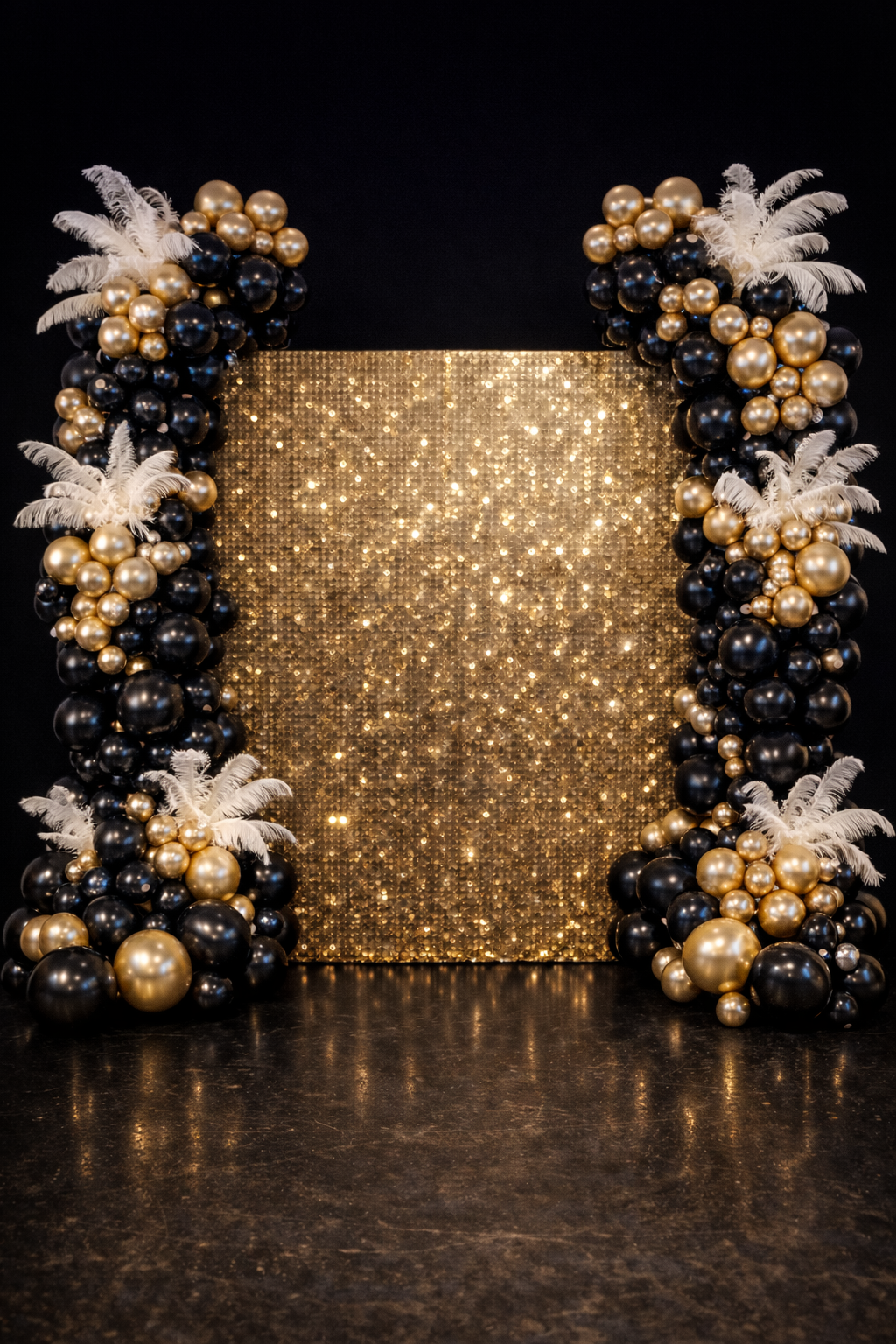 Златна декорация с балони